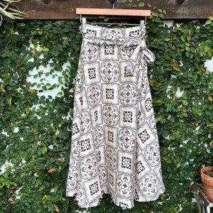 ANN TAYLOR Tile Print Maxi Skirt